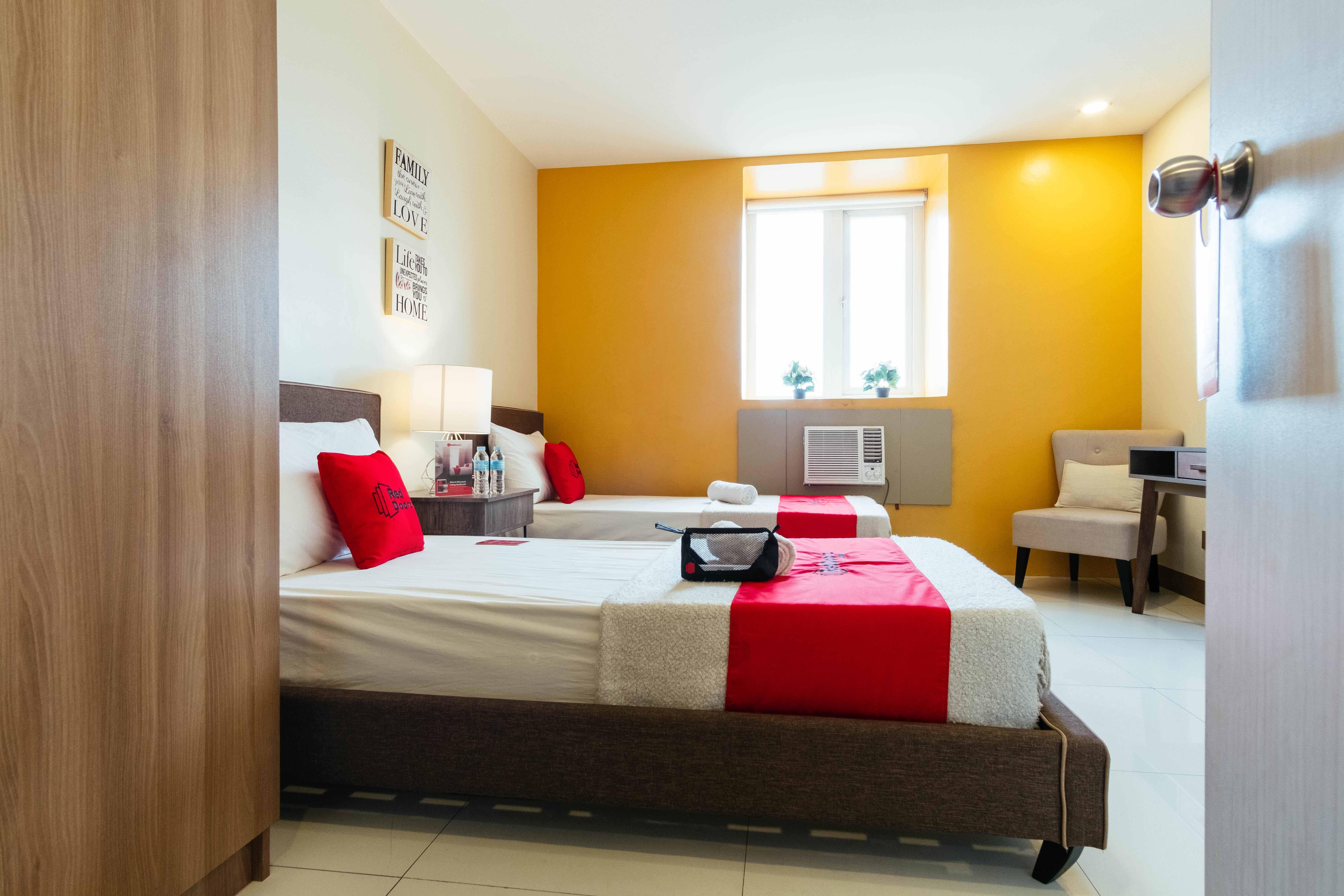 Reddoorz Plus @ Kamuning Quezon City Kültér fotó