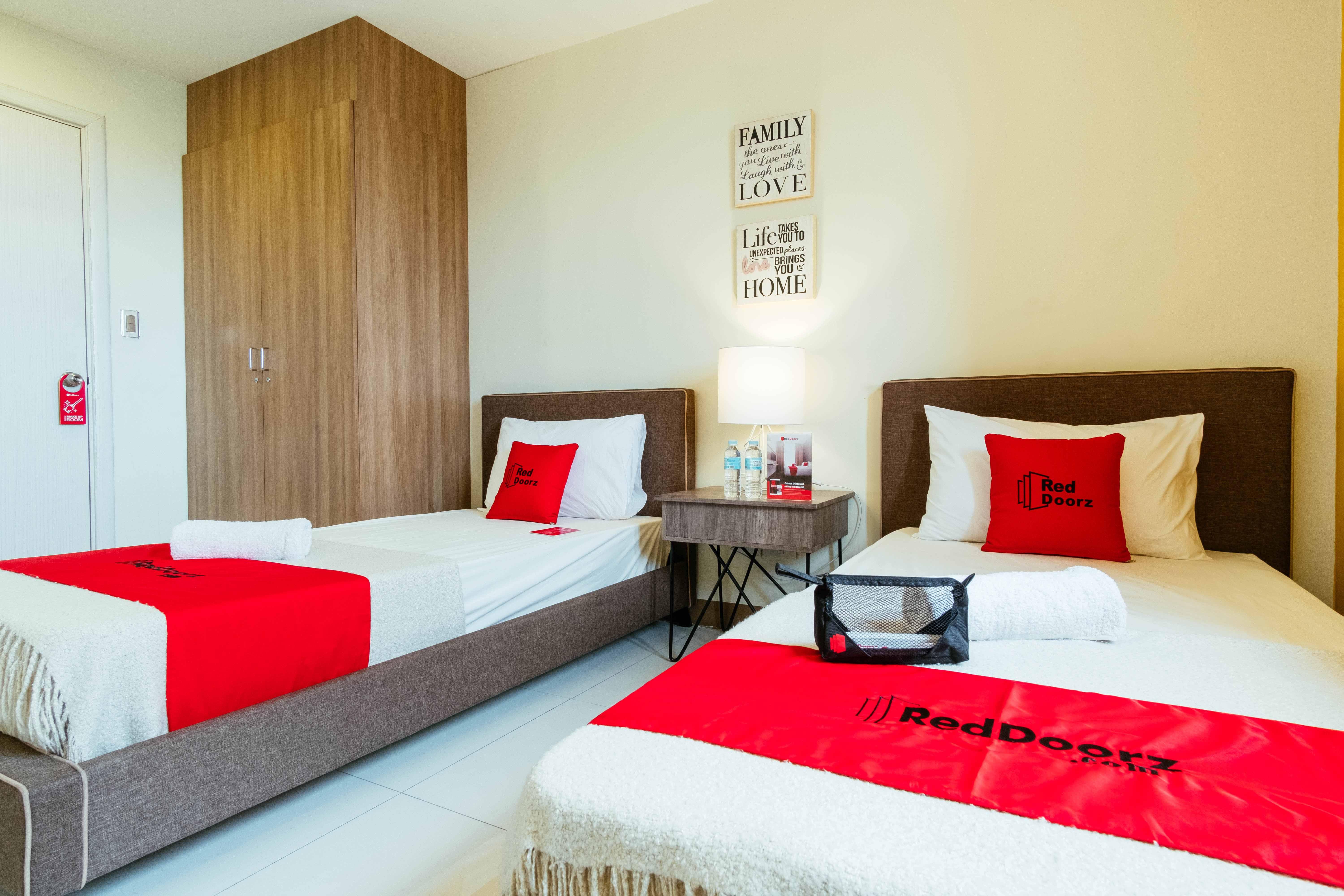 Reddoorz Plus @ Kamuning Quezon City Kültér fotó